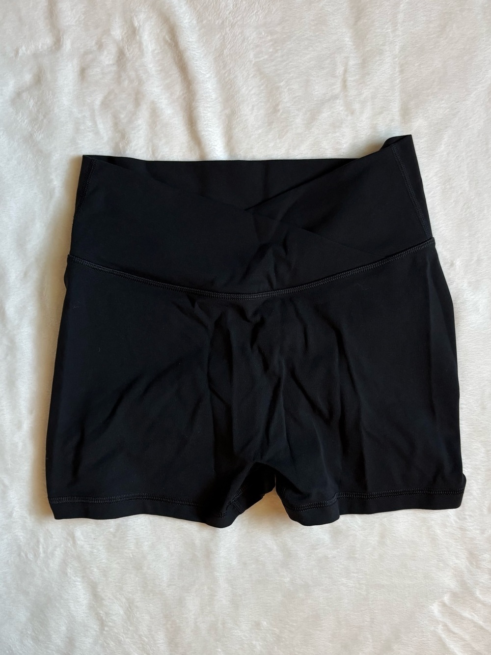 CRZ YOGA Butterluxe Crossover Scrunch Butt Biker Shorts Black Size S